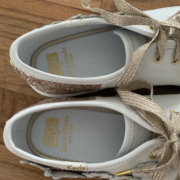 Keds Glittery White Sneakers with Floral Appliqué New! - Picture 3 of 4